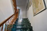 Stilvolle Backsteinvilla mit Geschichte – ruhig gelegen, ideal für Familien & Investoren - Treppe zum OG